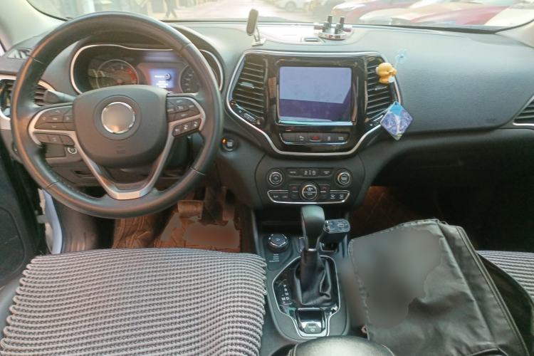 Used Jeep Cherokee 2019 2.0T Four-Wheel Drive Explorer Edition China VI Emission Standard