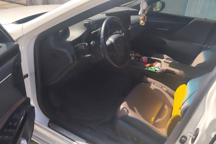 Used Lexus ES 2022 300h Excellence Edition
