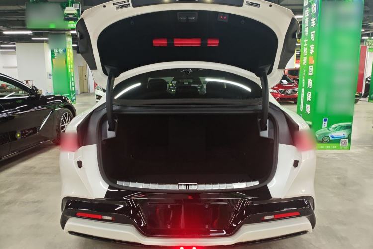 Used Denza Z9 2024 1100 km Four-Wheel Drive Max Version Trunk