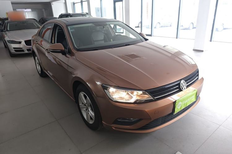 Used Volkswagen Lamando 2015 230TSI DSG Fashion Edition Front Right 45 Deg