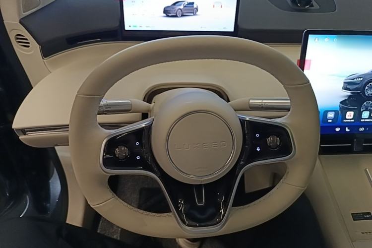 Used Hima Luxeed R7 2024 All-Electric 667 km Max