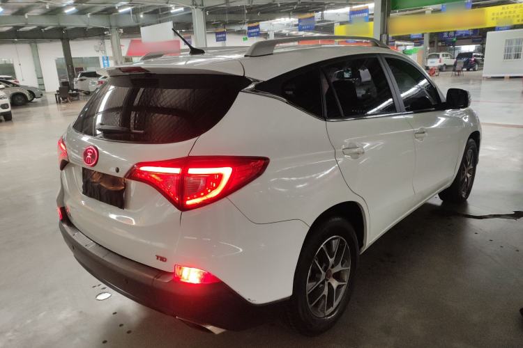 Used BYD Song 2017 Gaishe Upgrade Edition 1.5TID Automatic Elite Model
