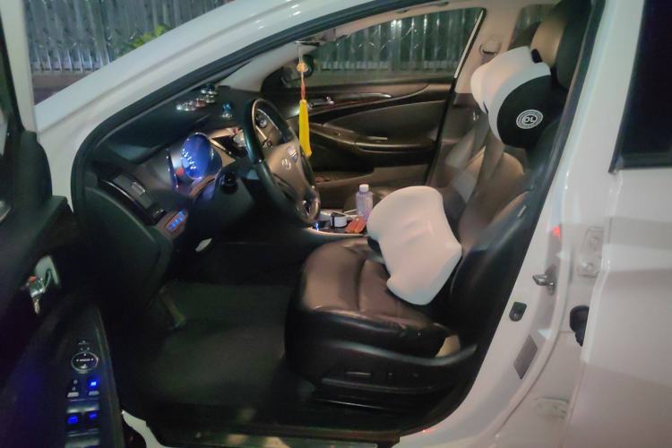 Used Hyundai Sonata 2011 2.0L Automatic Luxury Edition
