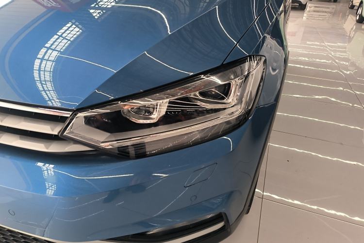 Used Volkswagen Touran 2018 Volkswagen Touran L 280TSI DSG Boundary Edition 7 Seats China VI Standard Left Front Headlight