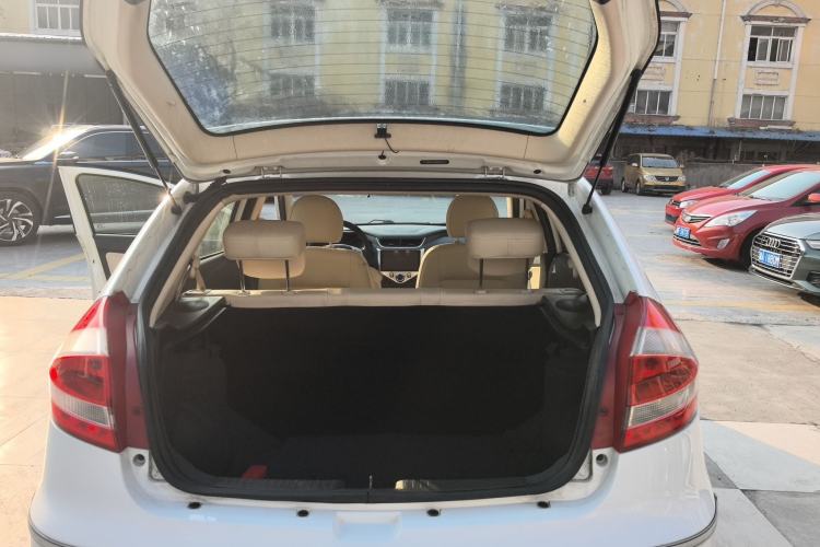 Used Chery Fengyun 2 2013 Hatchback 1.5L Manual Ruiyi Edition