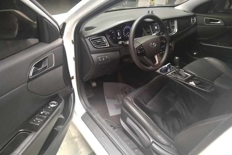 Used Hyundai Mistra 2014 1.8L Automatic Smart GLS
