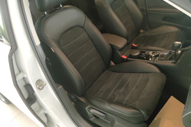 Used Volkswagen Golf 2019 280TSI DSG Luxury Version China VI Standard Right Front Seat