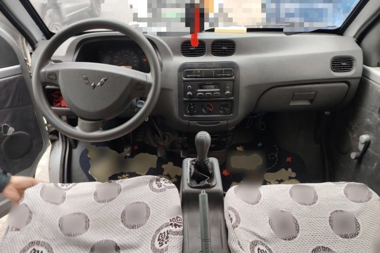 Used Wuling Zhiguang 2010 1.0L New Version Practical Short-Body L2Y