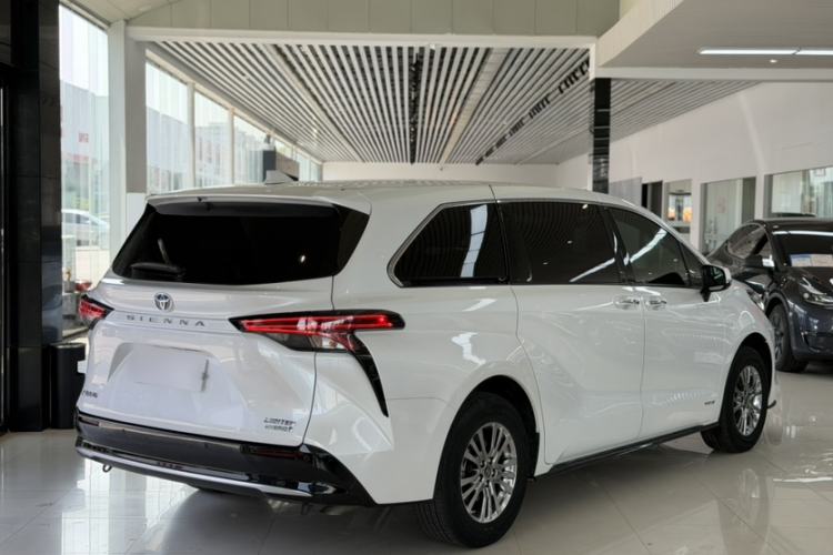 Used Toyota SIENNA 2021 2.5L Hybrid Premium Edition