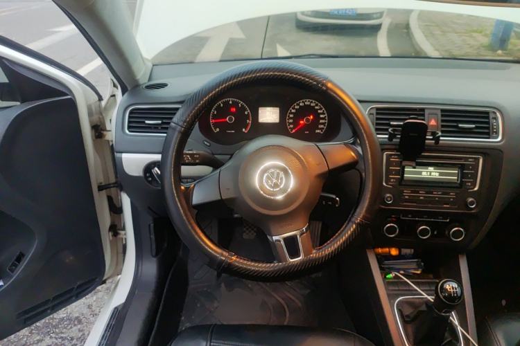 Used Volkswagen Sagitar 2012 1.6L Manual Comfort Model
