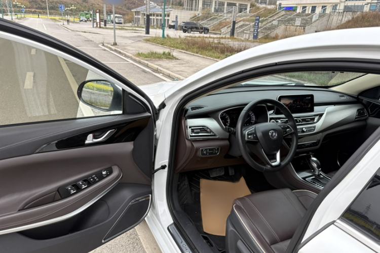 Used Changan Raeton CC 2018 1.5T Automatic Haoya Model Guangmang Edition China V Standard