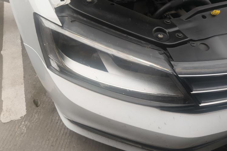 Used Volkswagen Sagitar 2018 1.6L Manual Comfort Model Right Front Headlight