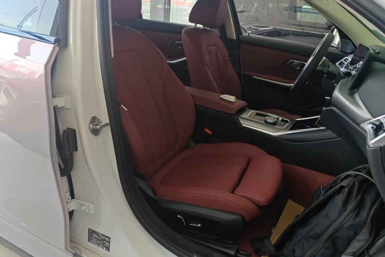 Used BMW i3 2025 eDrive 40 L Midnight Edition Right Front Seat