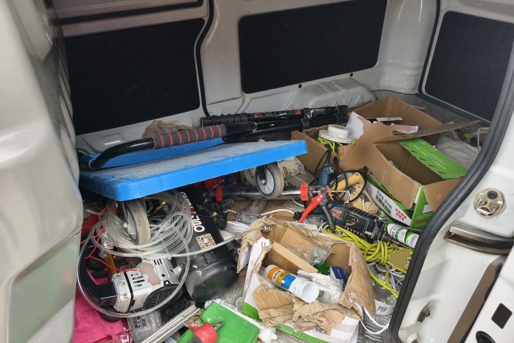 Used Jinbei Hiace X30 2024 1.5L Wealthy Van Model 2/5 Seats with Front-Mounted Air Conditioning Left Rear Seat