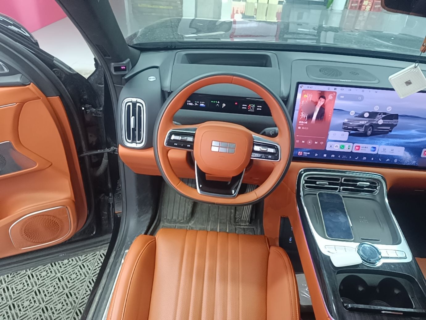 Geely Galaxy M9 2025 Model 210km Four-Wheel-Drive Leading Edition — снимка 13