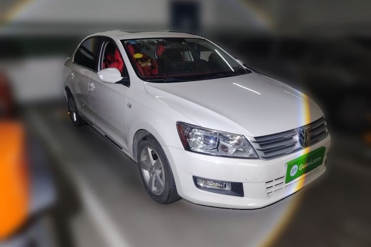 Used Volkswagen Santana 2015 1.6L Automatic Comfort Edition Front Right 45 Deg