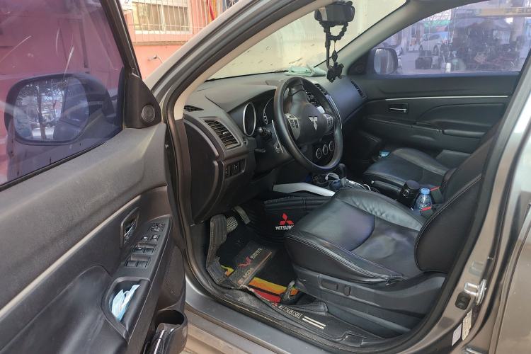 Used Mitsubishi ASX 2011 2.0 L Two-Wheel Drive XuanYi Version
