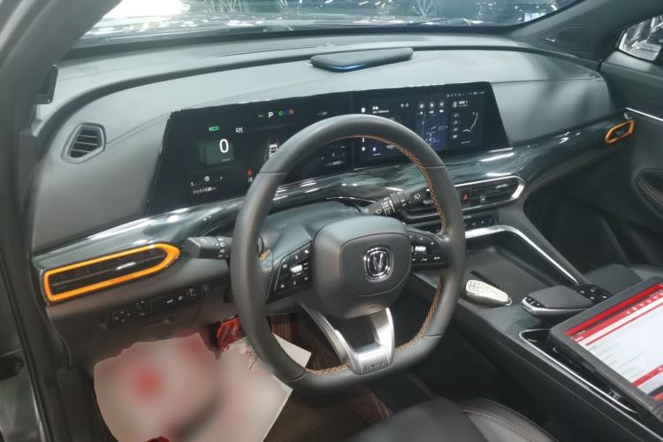 Used CHANGAN UNI-T 2022 1.5T Flagship Edition Center Console