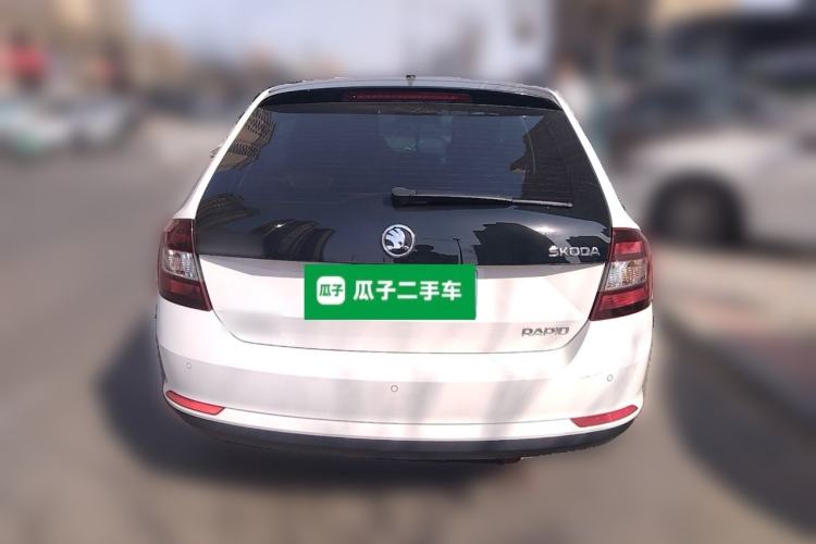 Used Skoda Rapid Spaceback 2014 1.6L Manual Enjoyment Edition
