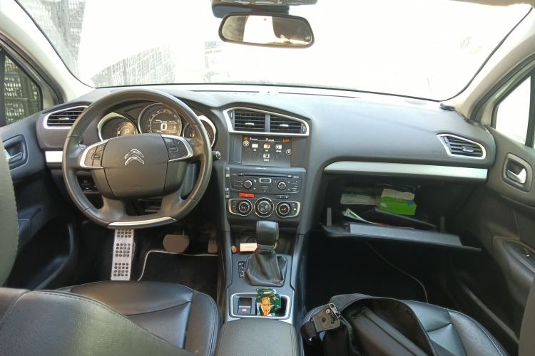 Used Citroen C4L 2016 1.2T Automatic Elite Model Center Console