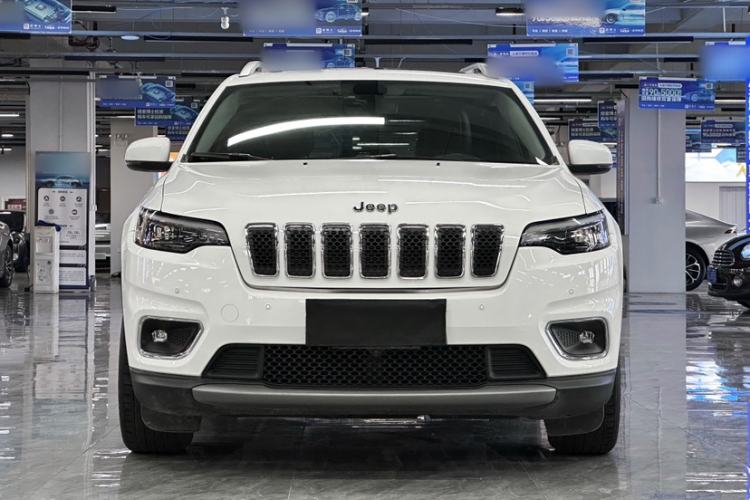 Used Jeep Cherokee 2019 2.0T Two-Wheel Drive Smart Enjoyment Version China VI
