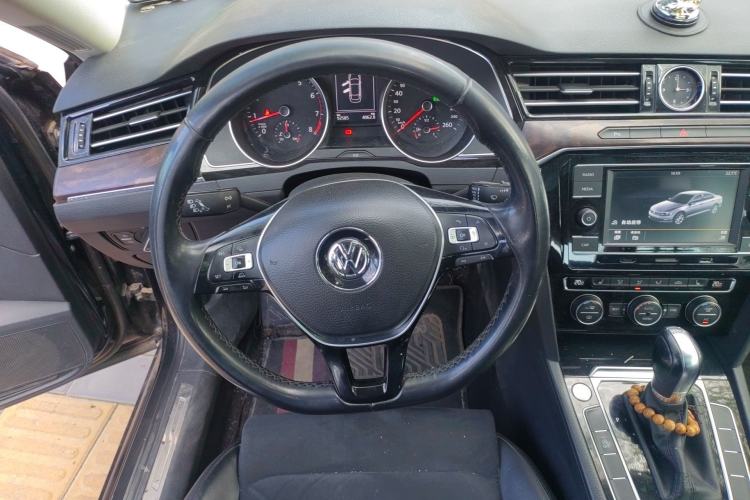 Used Volkswagen Magotan 2018 330TSI DSG Luxury Model Steering Wheel