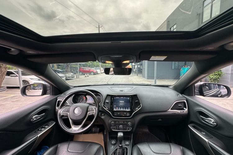 Used Jeep Cherokee 2021 2.0T Four-Wheel Drive 80th Anniversary Edition
