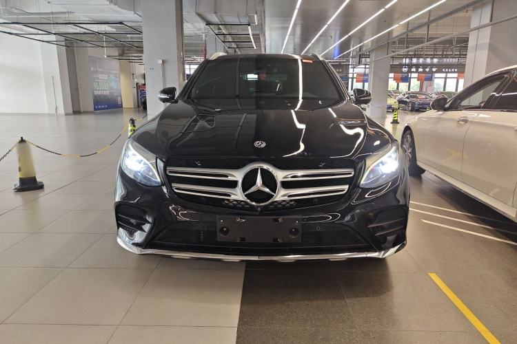 Used Mercedes-Benz GLC 2017 GLC 260 4MATIC Luxury Model
