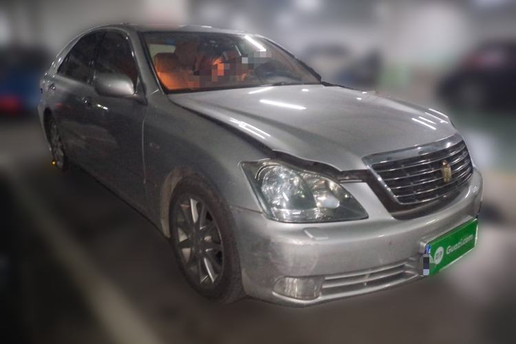 Used Toyota Crown 2007 3.0L Royal Saloon Navigation Front Right 45 Deg