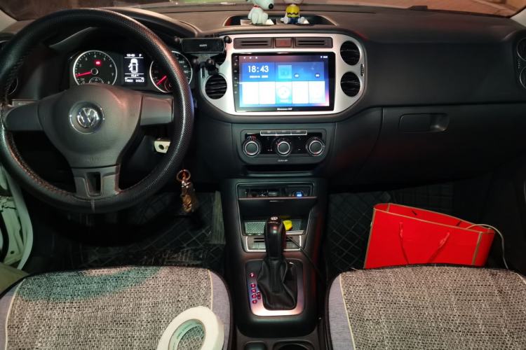 Used Volkswagen Tiguan 2016 280TSI Automatic Two-Wheel-Drive Silk Road Style Edition Center Console