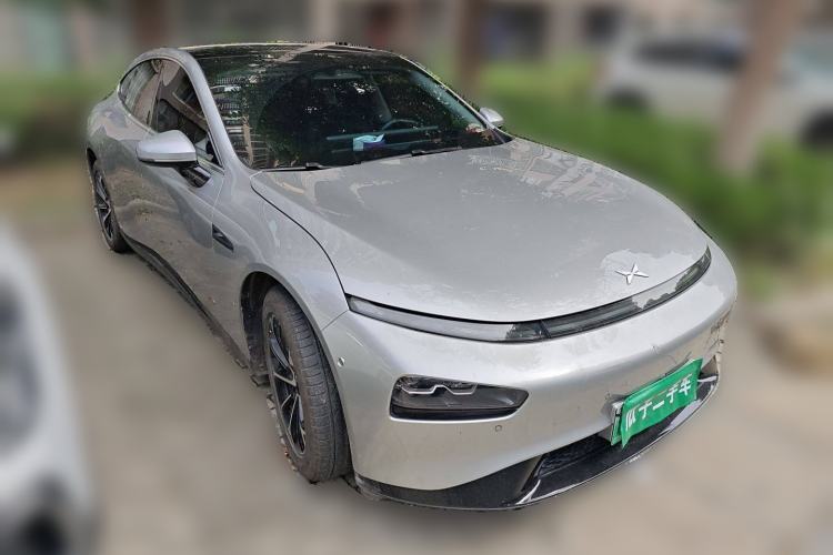 Used XPeng P7 2023 586E Front Right 45 Deg