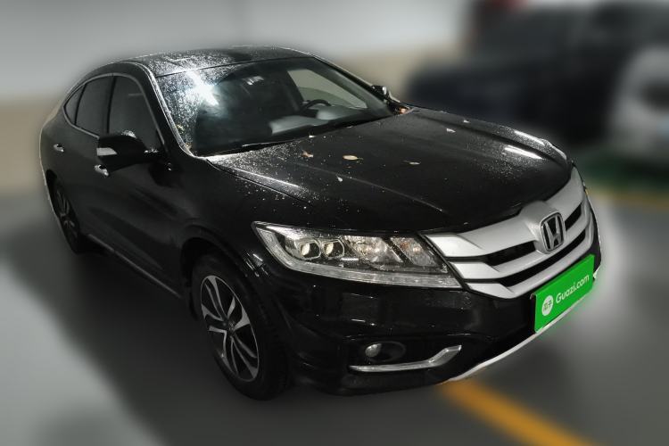 Used Honda Crosstour 2016 2.4L Luxury Edition Front Right 45 Deg
