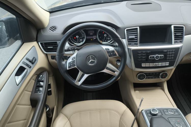 Used Mercedes-Benz GL-Class 2014 GL 400 4MATIC Dynamic Model