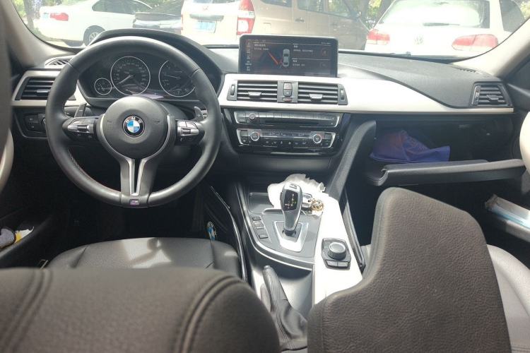 Used BMW 3 Series 2016 320Li Ambition Model

