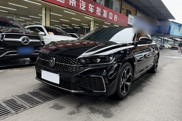 Used Volkswagen Passat 2025 Outstanding Model 330TSI Starry Elite Edition
