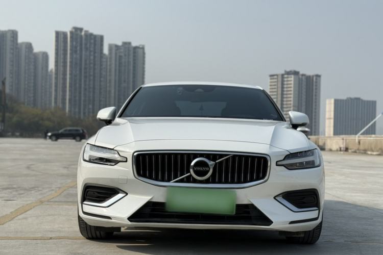 Used Volvo S60 2020 T4 Zhiyi Luxury Edition