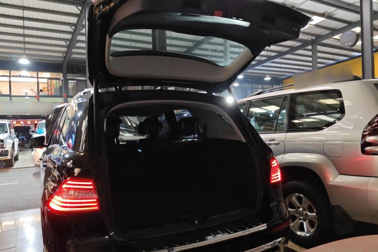 Used Mercedes-Benz M-Class 2014 ML 320 4MATIC Trunk