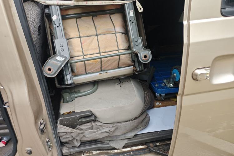 Used Wuling Rongguang V 2018 1.5L Practical Version Left Rear Seat