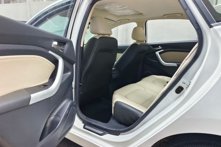 Used Changan Alsvin V7 2015 1.6L Manual Enjoyment Model China V Standard
