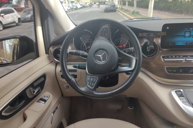 Used Mercedes-Benz V-Class 2020 V 260 Prestige Edition Steering Wheel