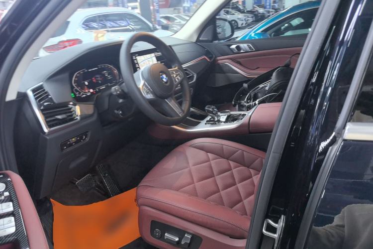 Used BMW X5 2022 Restyled xDrive 30Li Luxury Version M Sport Package
