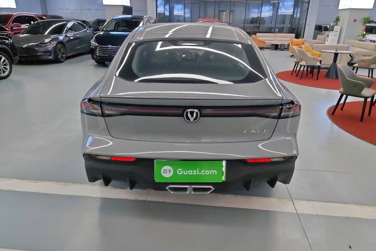 Used Changan UNI-V iDD 2024 Blue Whale Smart Electric iDD 136km ZhiKu Model
