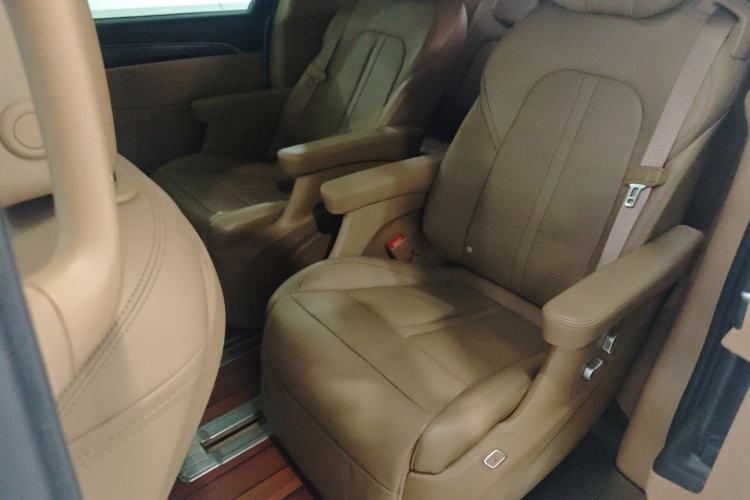 Used Buick GL8 2020 ES Land Cruiser 653T Luxury Model
