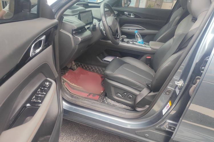 Used CHANGAN OSHAN Z6 New Energy 2023 ZhiDian iDD 150KM Flagship PLUS Smart Parking Edition Interior 3