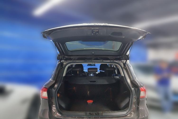 Used GAC Trumpchi GS4 2017 235T Manual Two-Wheel Drive Luxury Edition Trunk