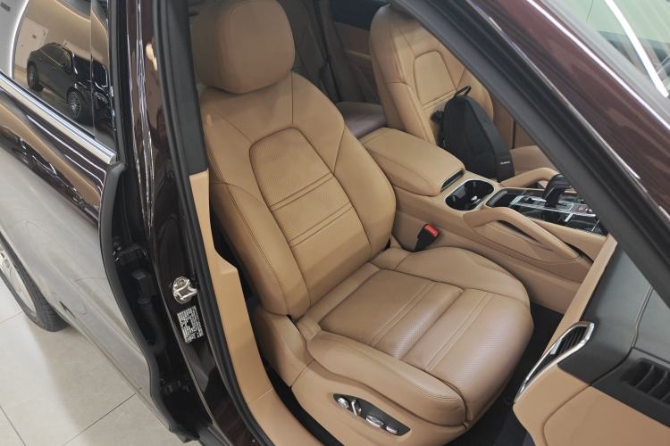 Used Porsche Cayenne E-Hybrid 2020 Cayenne E-Hybrid 2.0T Right Front Seat