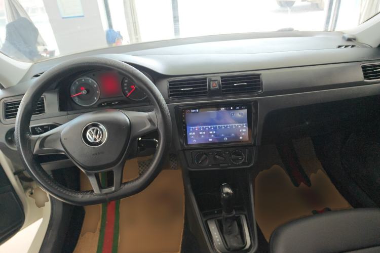 Used Volkswagen Santana 2018 1.5L Automatic Fashion Edition Center Console