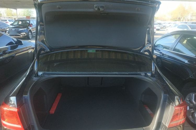 Used Volkswagen Magotan 2015 1.8TSI Advanced Model Trunk