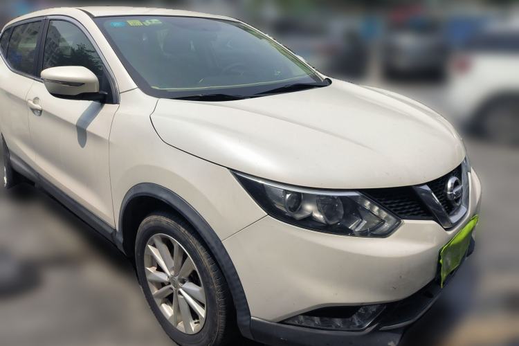 Used Nissan Qashqai 2016 2.0L CVT Elite Edition Front Right 45 Deg