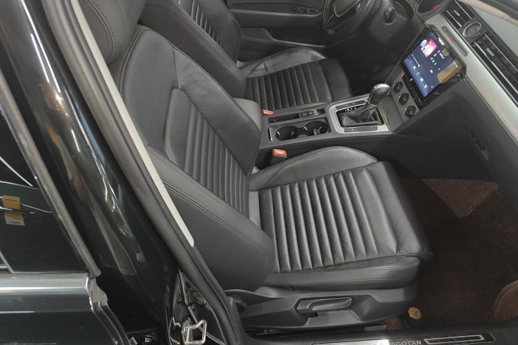 Used Volkswagen Magotan 2018 280TSI DSG Comfort Model Right Front Seat